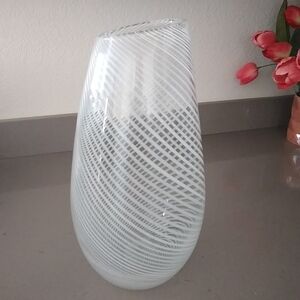 Elegant White Swirl Glass Vase Murano Style Filigrana 13-14 Inch Flower Vase
